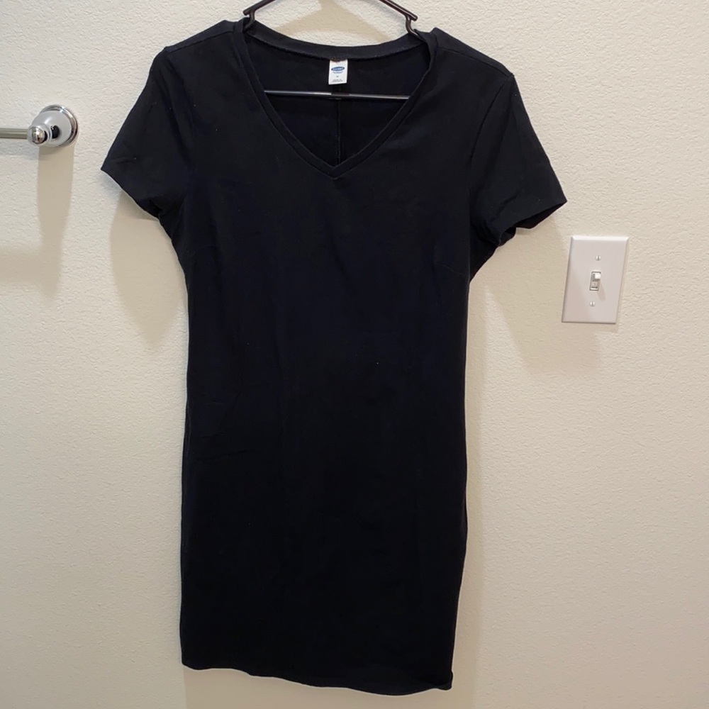Black v neck body con dress